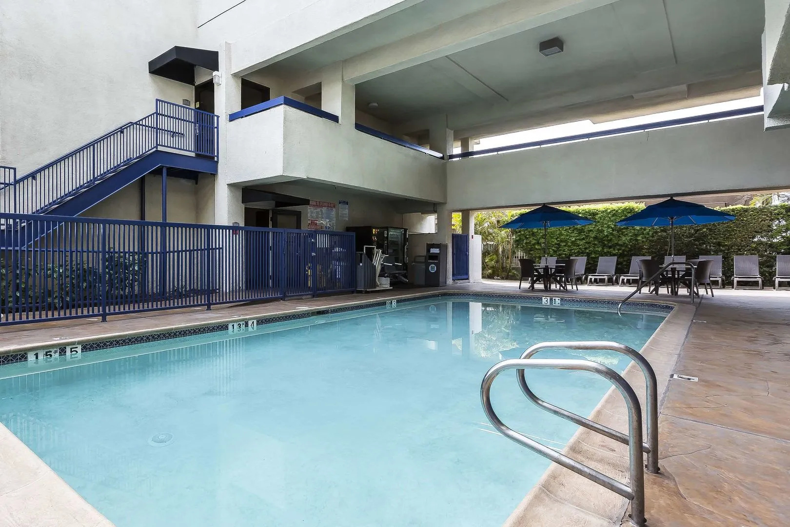 Quality Inn & Suites Los Angeles Airport - LAX