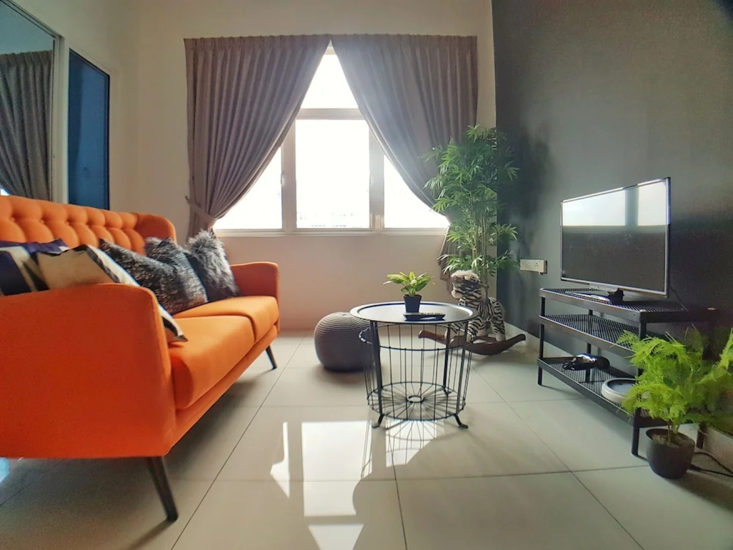 Teiw Family Homestay at Skypod Residence Puchong