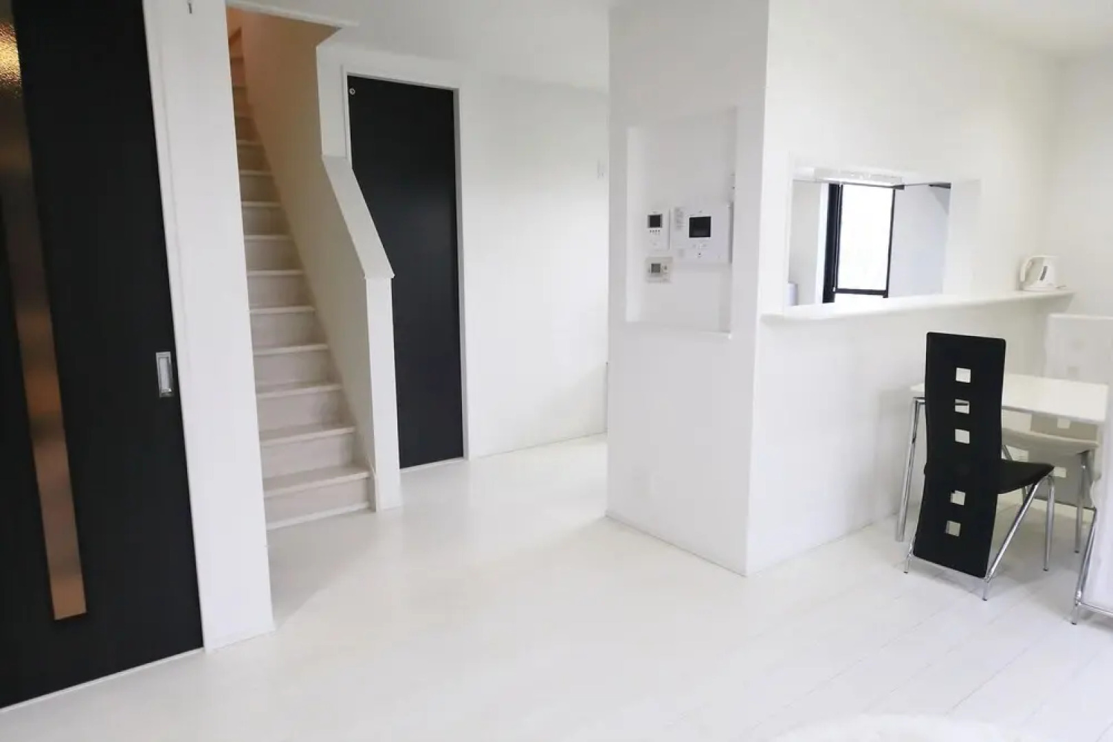 Neyagawa Station House