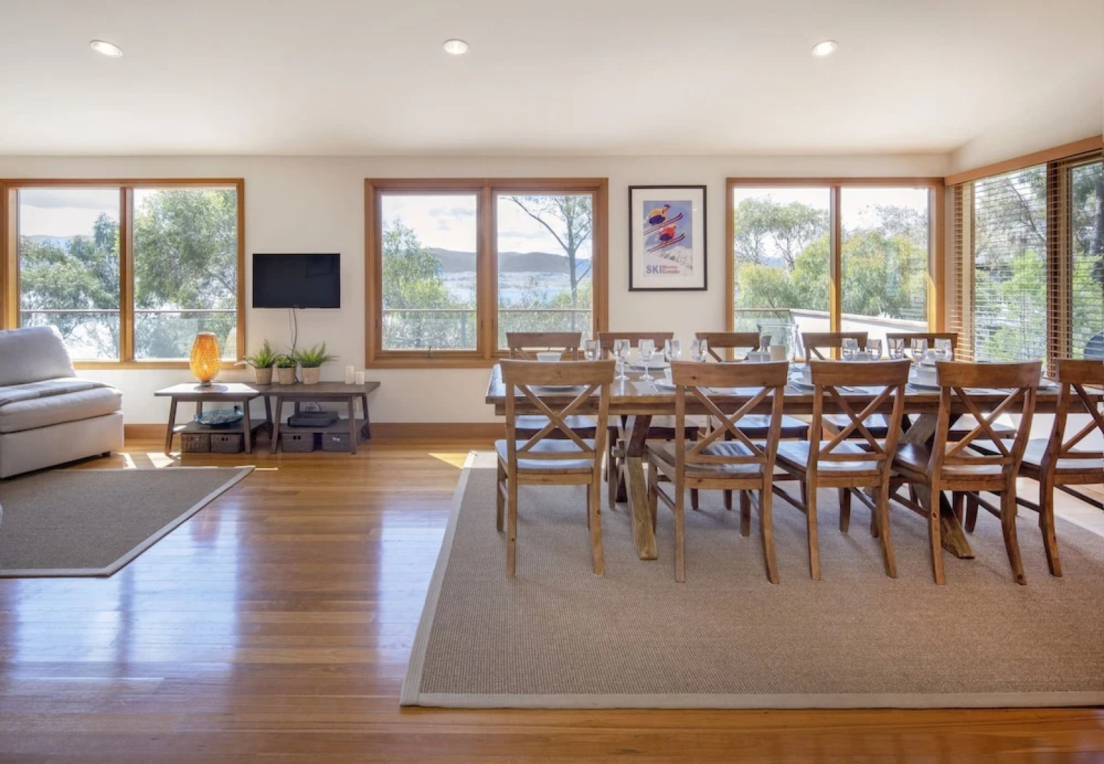 Rimrock - Superior waterfront home