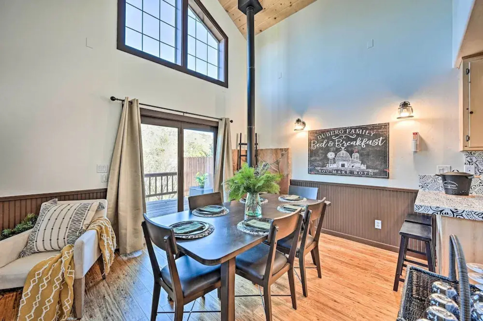 Inviting Julian Home w/ Scenic View & Hot Tub