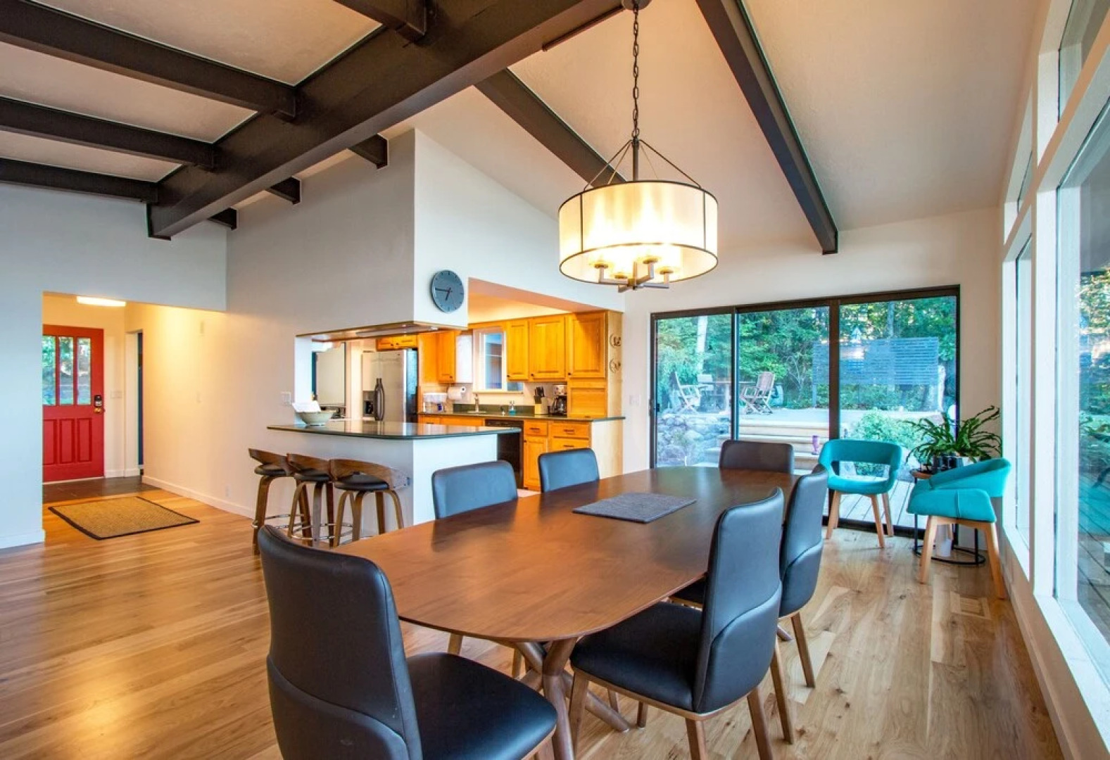 Eye On The Gorge 2 Bedroom Home by RedAwning