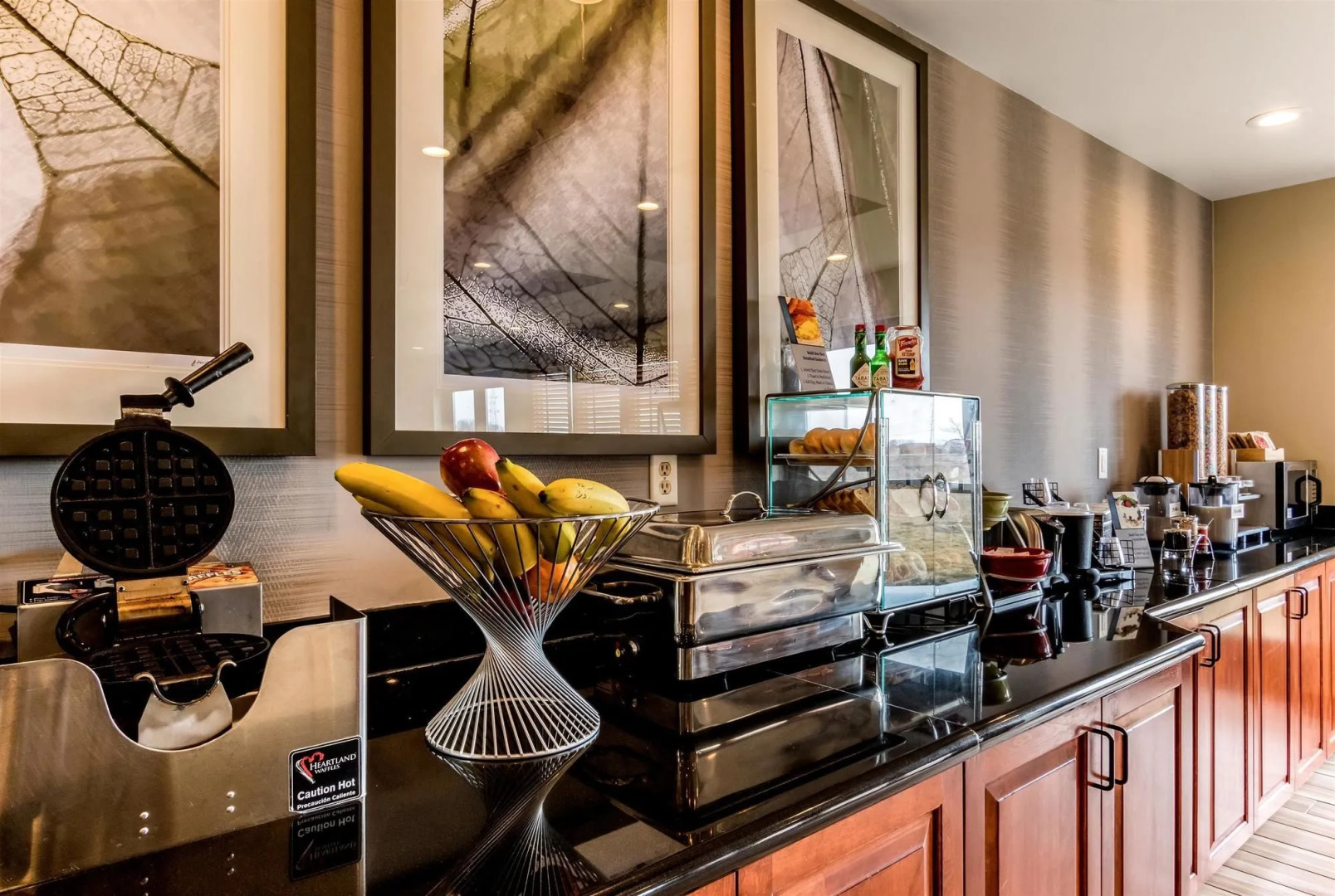 Holiday Inn Express & Suites Cedar Falls - Waterloo by IHG