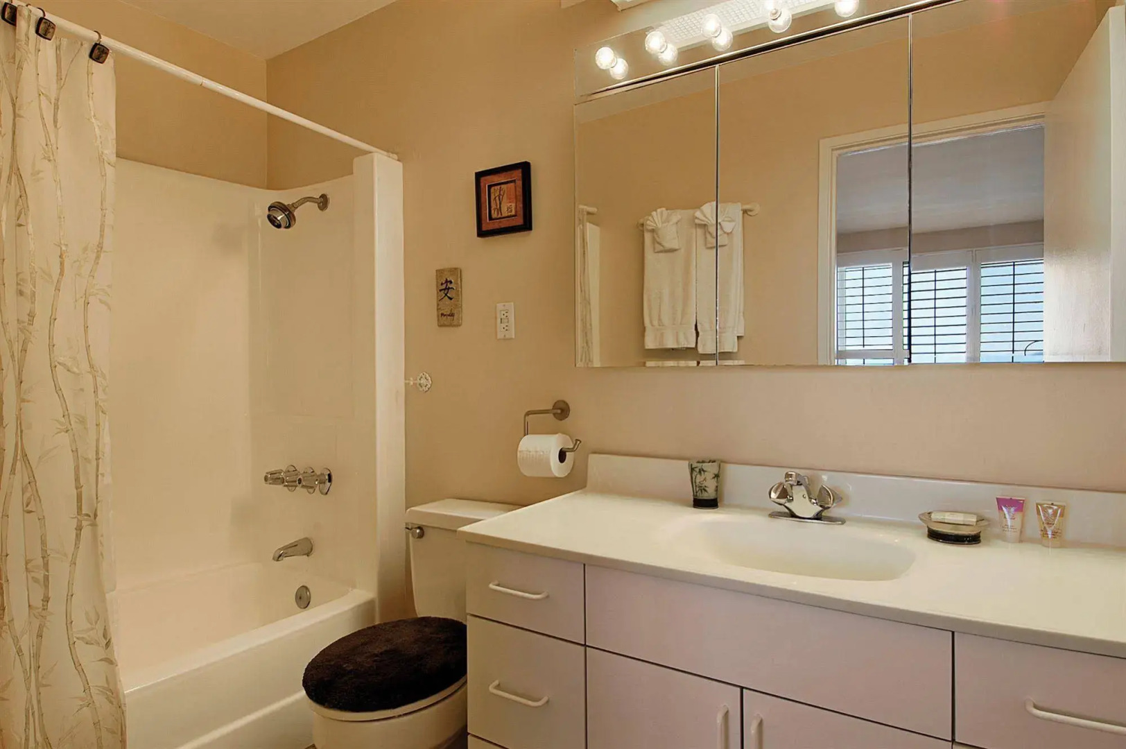 Capri by the Sea by All Seasons Resort Lodging