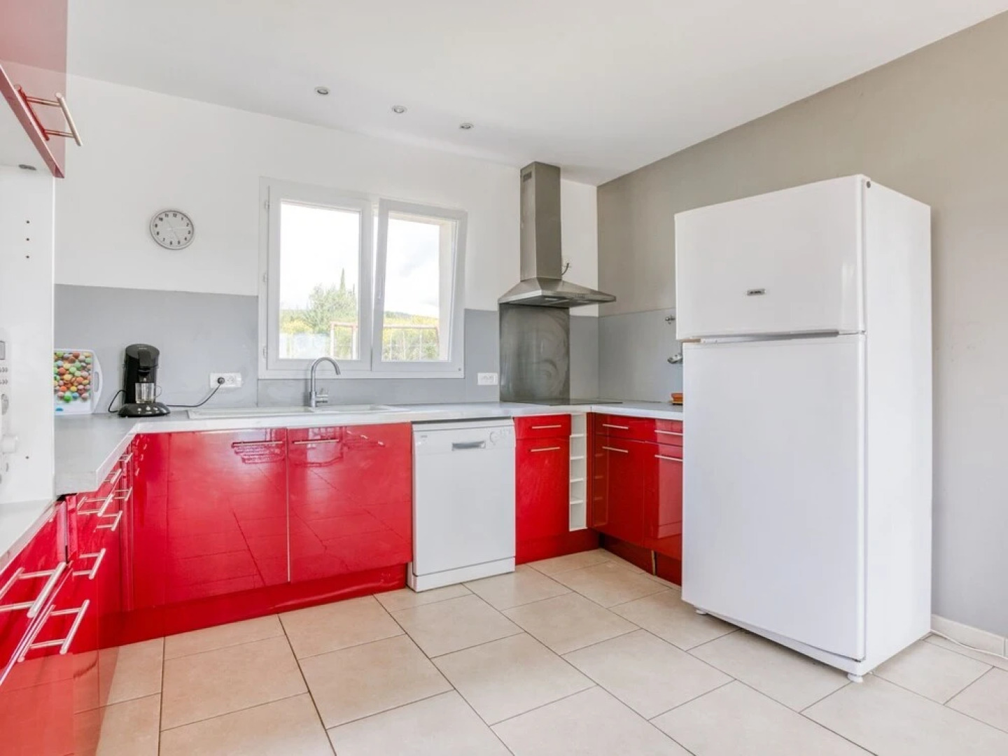 Luxury Villa in Aigne with Swimming Pool