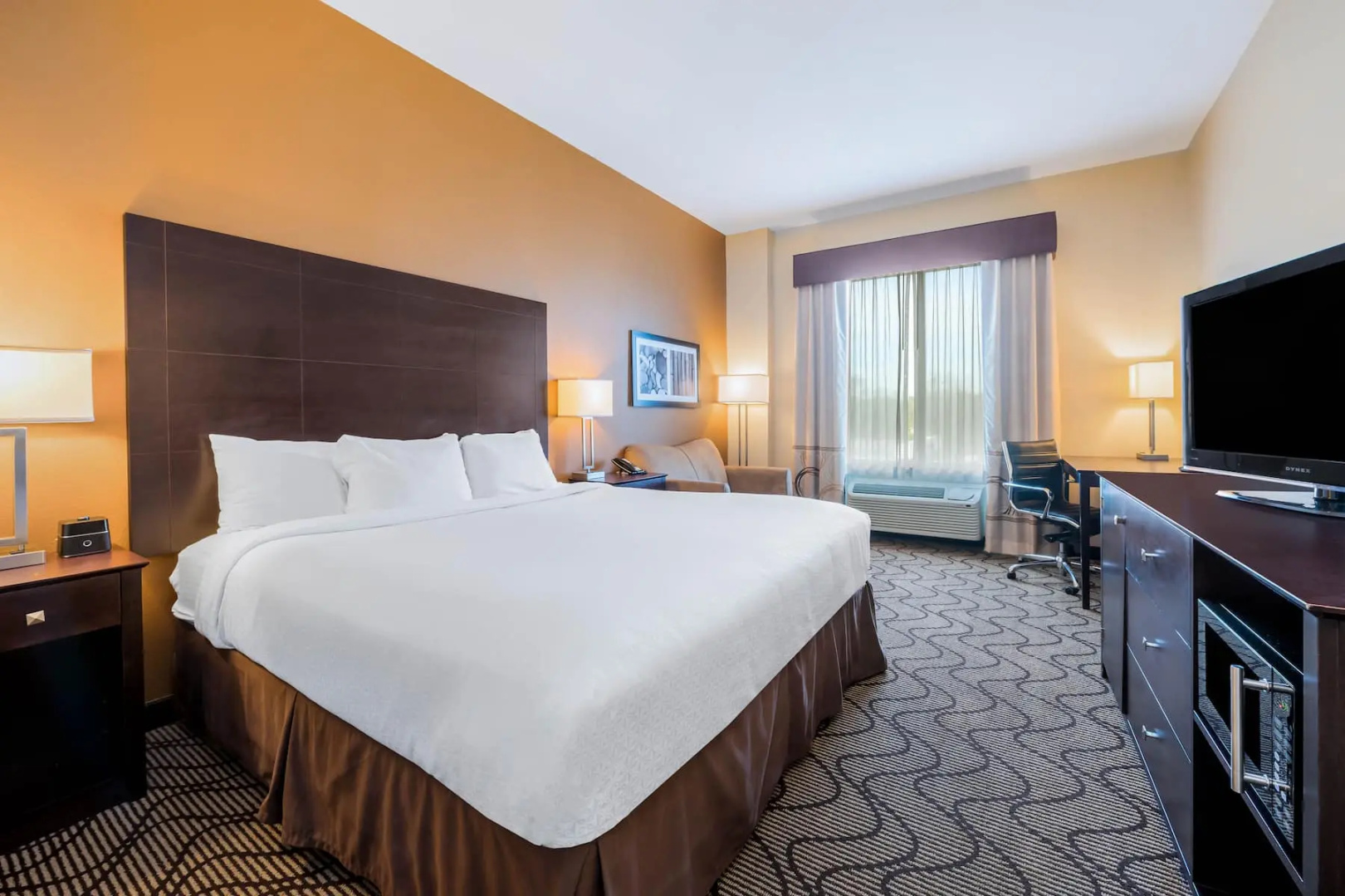 La Quinta Inn & Suites by Wyndham Marshall