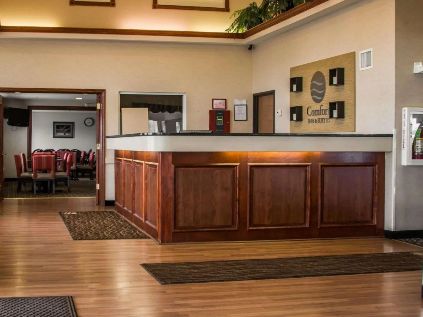 Comfort Inn & Suites Diamondale – Lansing