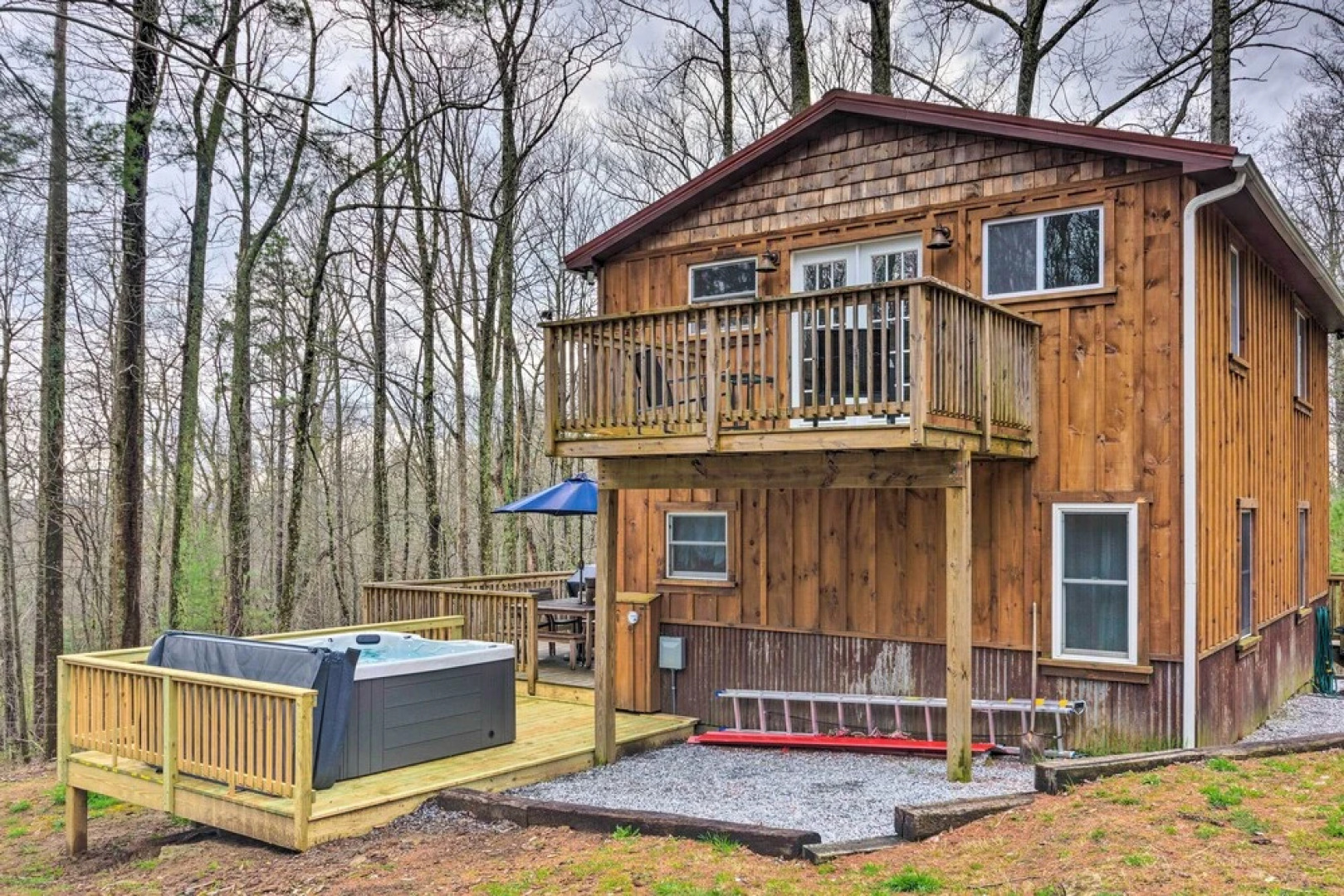 Hendersonville Cabin w/ Hot Tub, Views & Fire Pit!