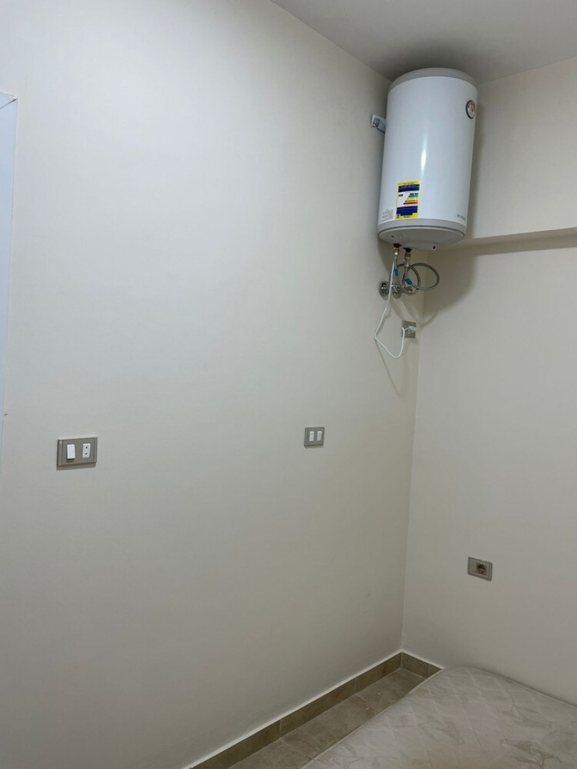 Beverly standalone villa with garden