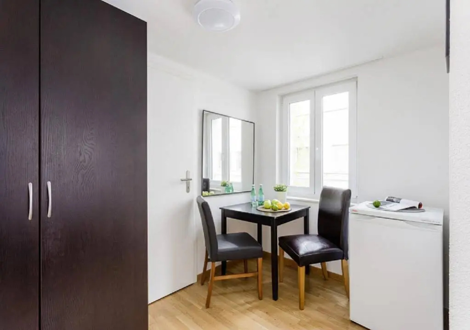 Swiss Star Guesthouse District 4