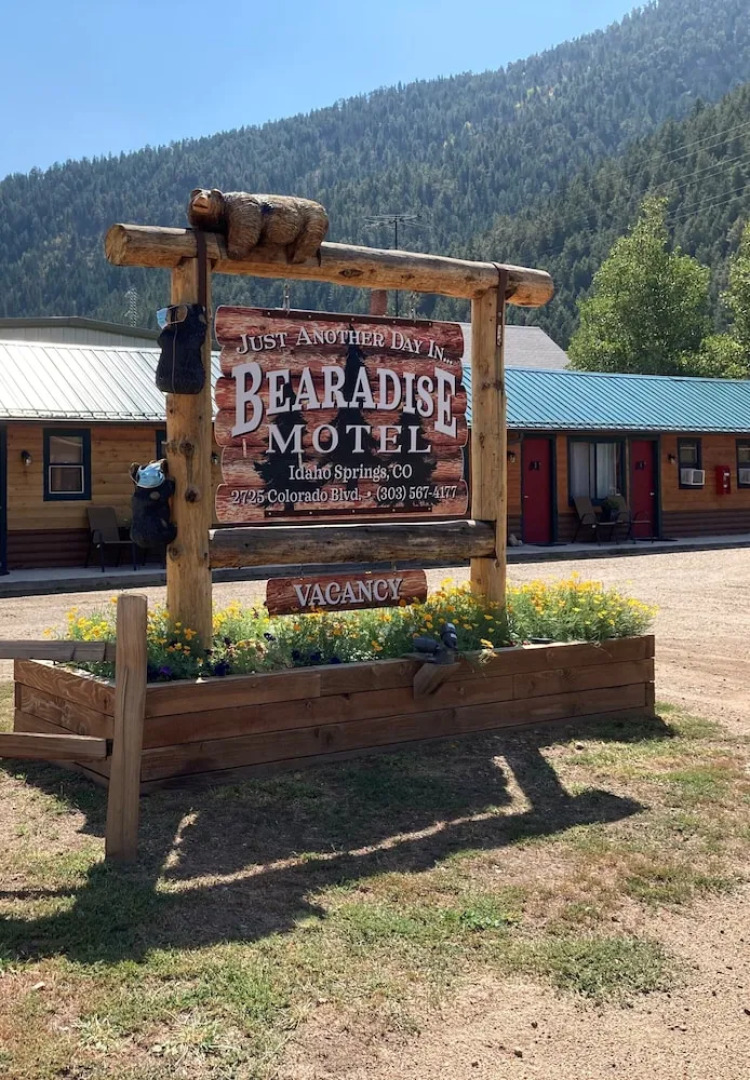 Bearadise Motel