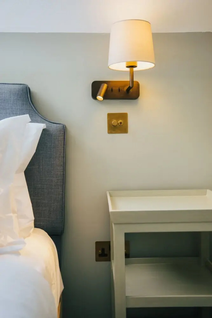 The Bottle & Glass Inn