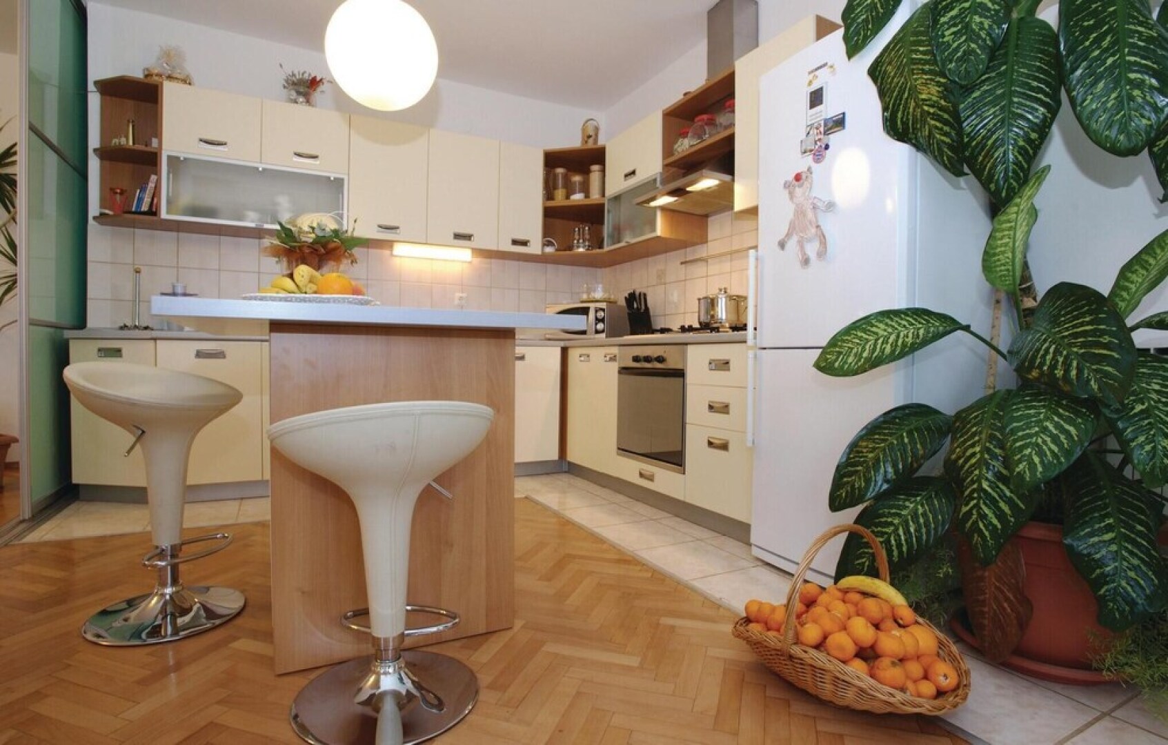 Beautiful Home in Kastel Gomilica With Jacuzzi, Wifi and 8 Bedrooms