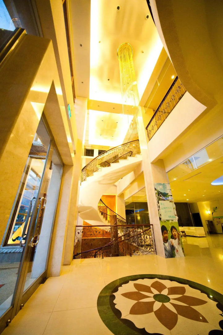 CRYSTAL RESORT - European Villa