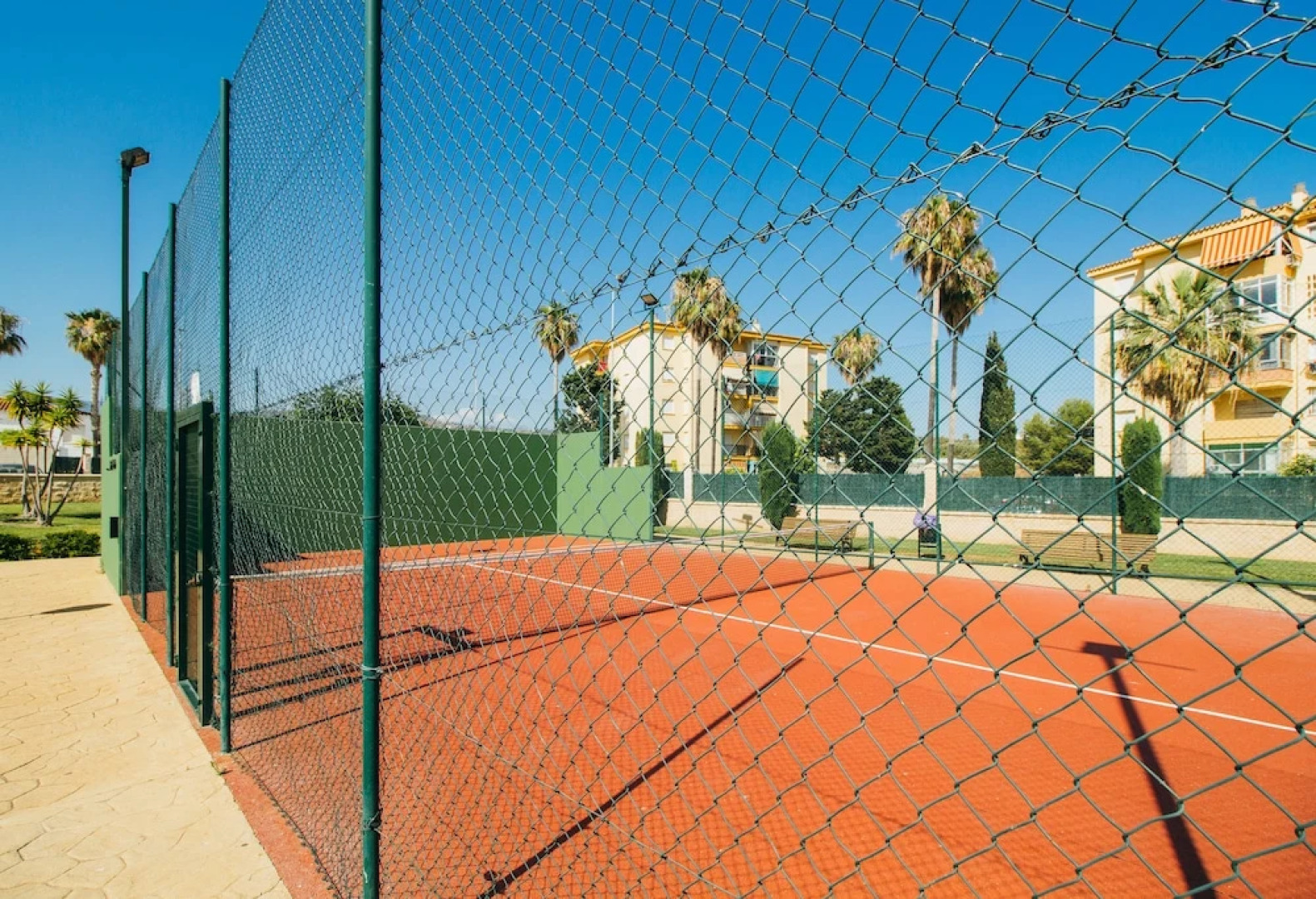 Espectacular residencial en 2ª linea Piscina/Tenis