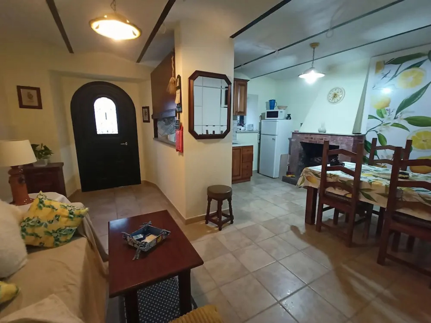 Apartment With Air-con and Pool