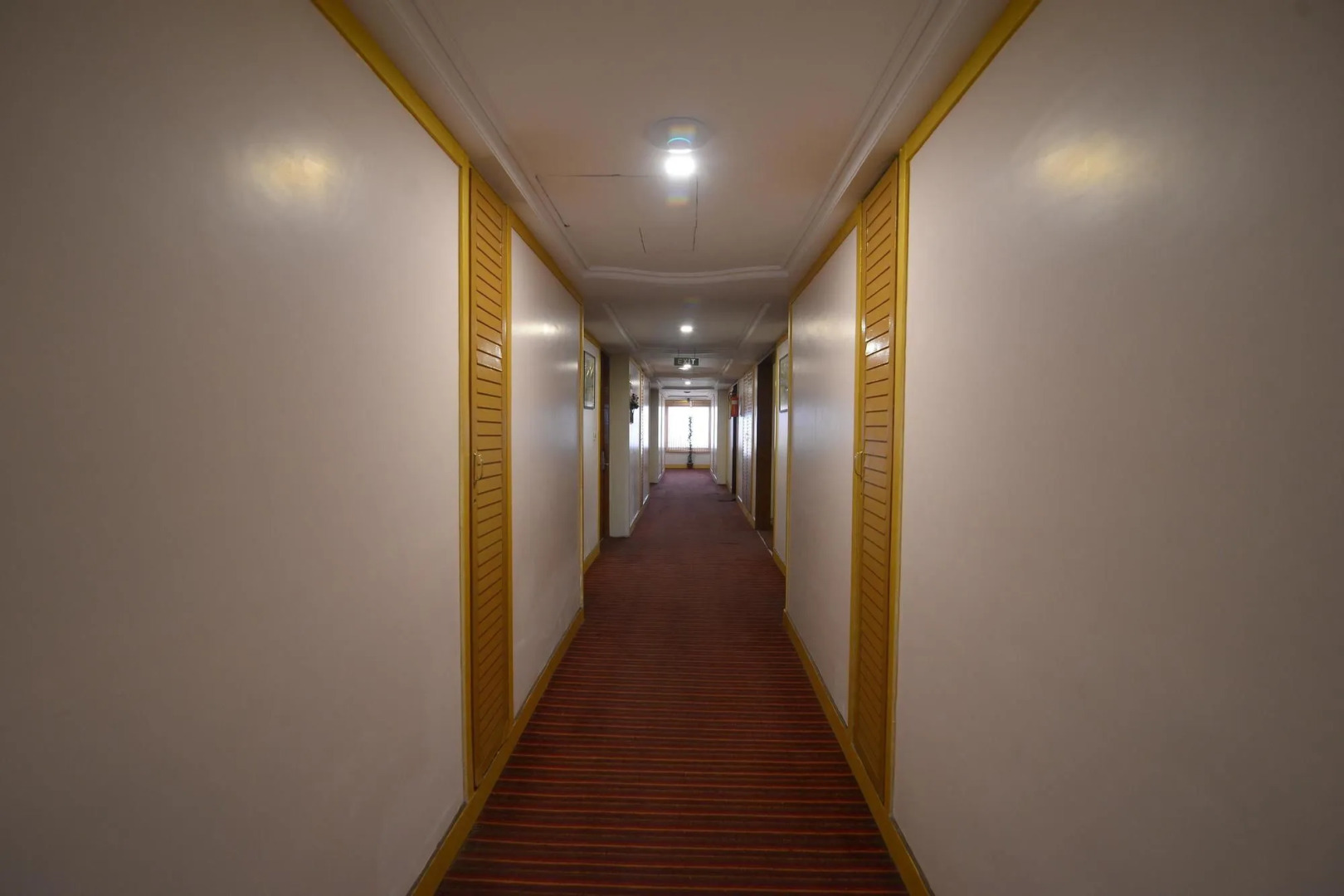 OYO 1929 Hotel Royal Court