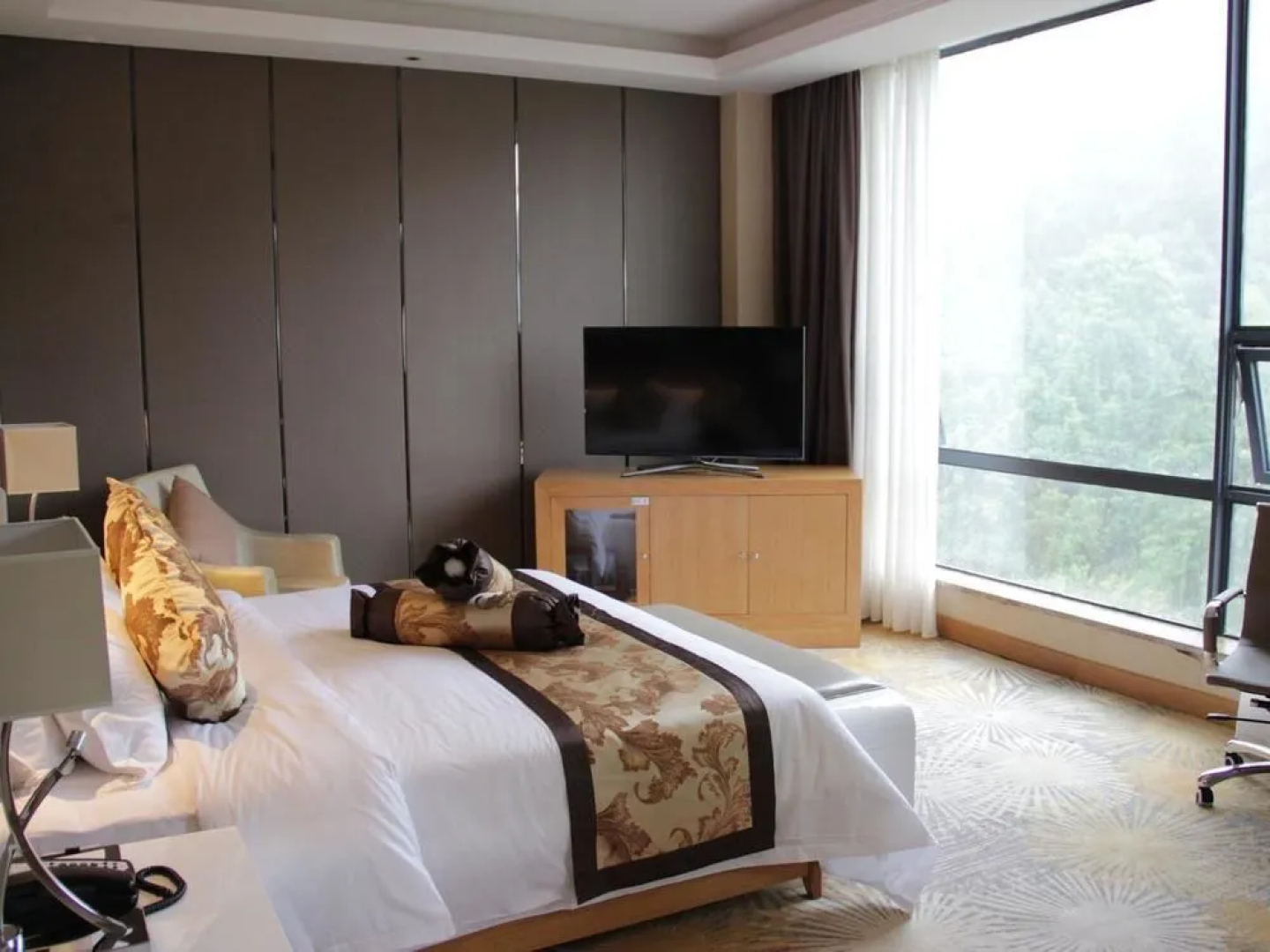 Xianning Youth Theme Hotel