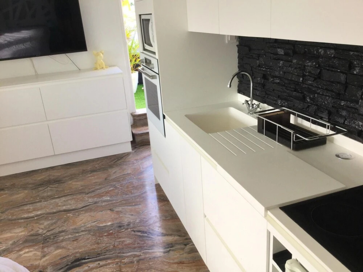 Studio in Sandy-Ground, with Wonderful Sea View, Pool Access, Furnished Balcony