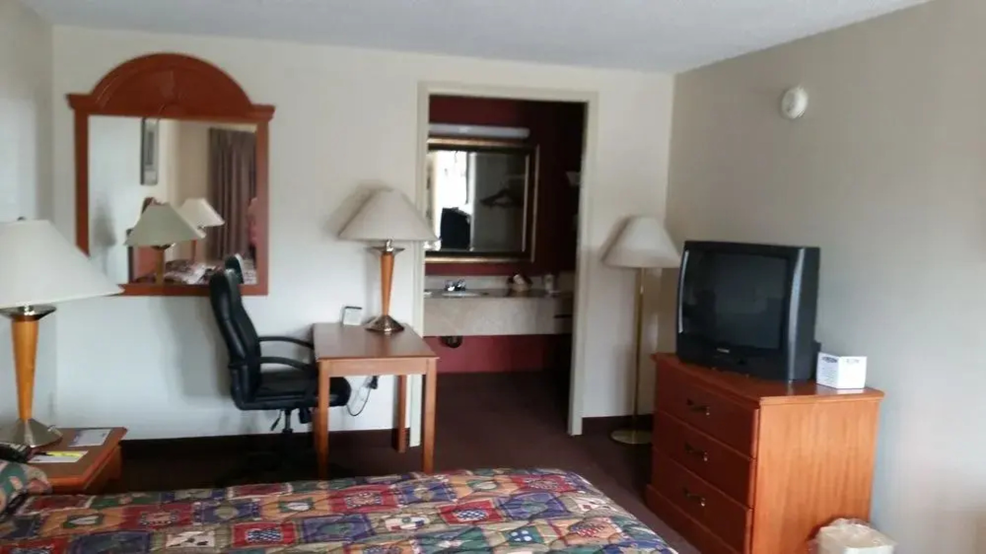 Super 8 Motel - Clarion