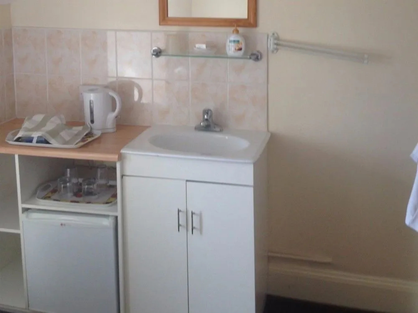 Spindrift Guest House - Adults Only