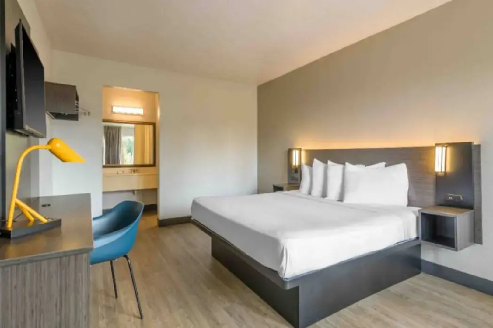 Motel 6 Spring Hill, FL - Weeki Wachee