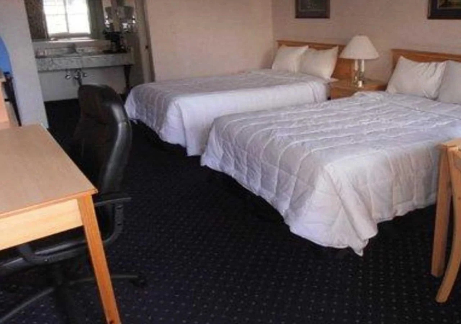 Econo Lodge Inn & Suites Central