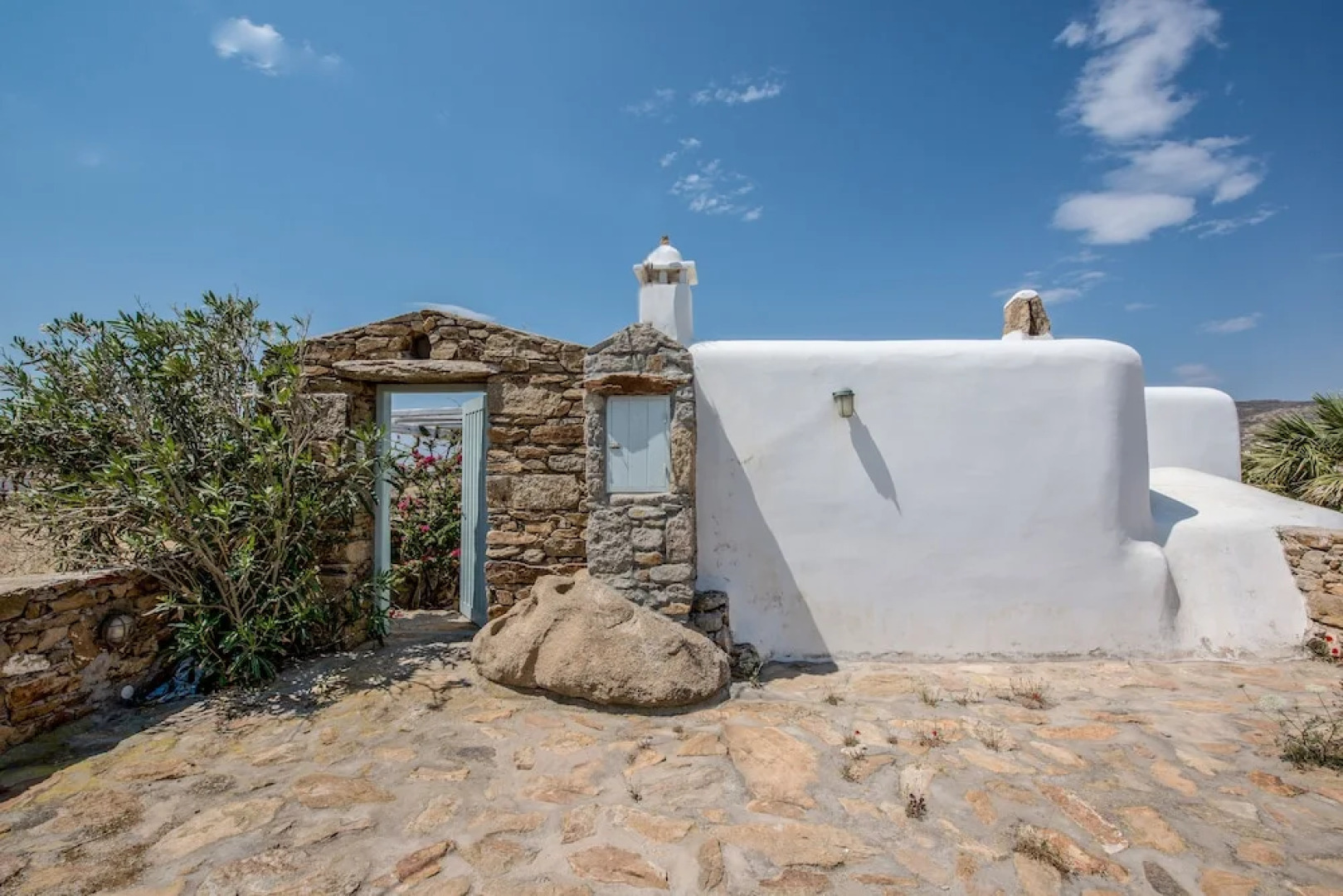 Newly-Built Private Luxury Villa