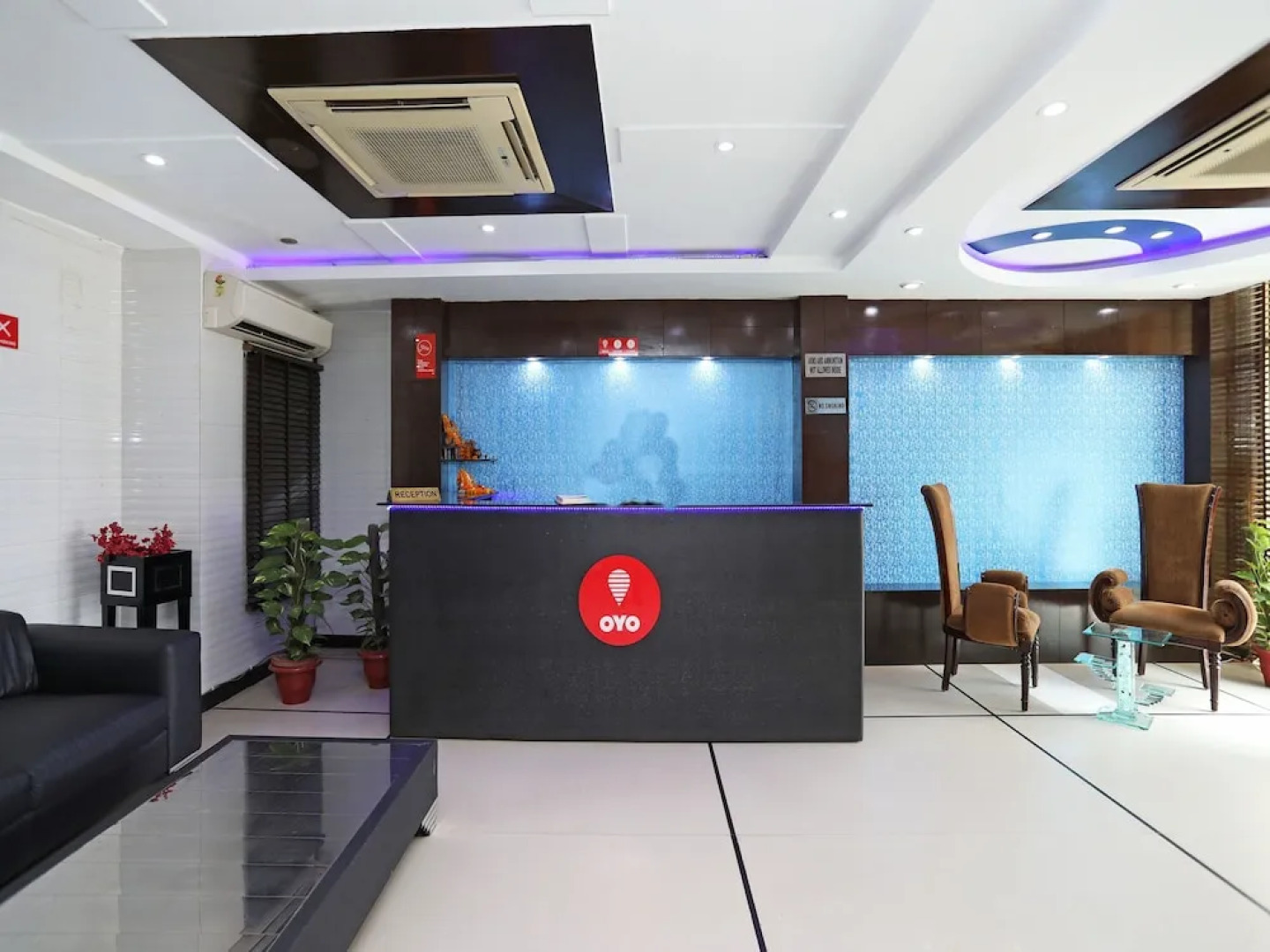 OYO Premium Jasola Apollo