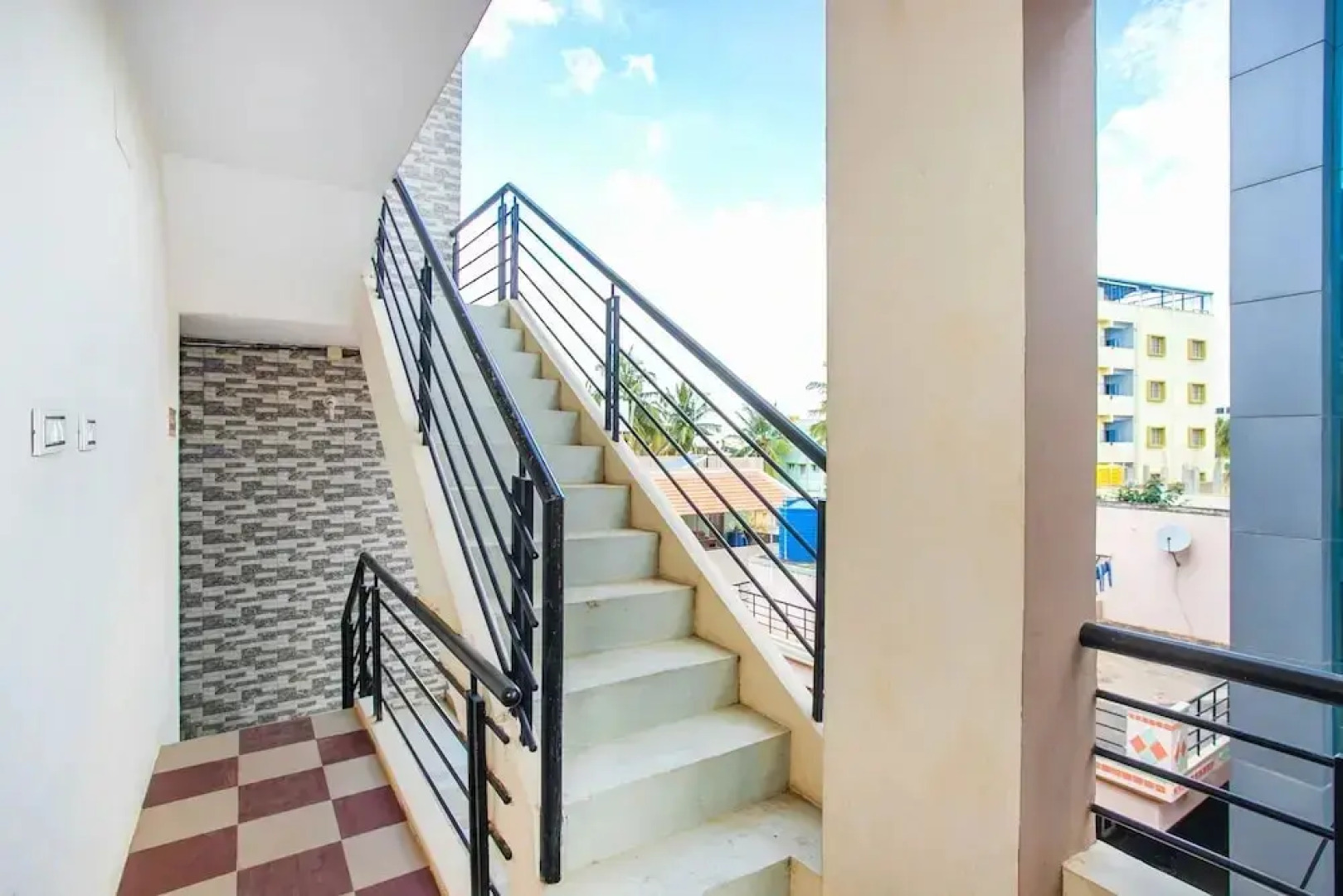 LG Residency by OYO Rooms