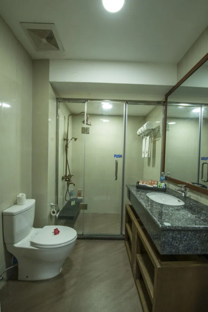 Famous Hotel Bagan 2