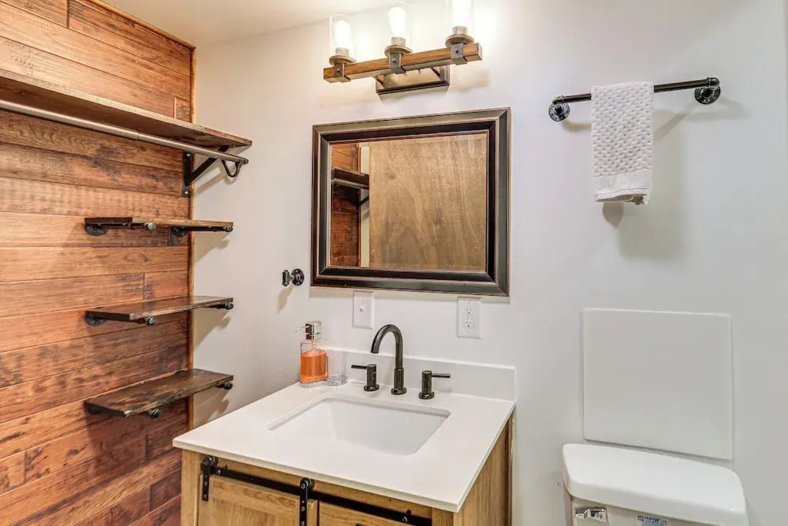 Walk to Alpine Lake: Terra Alta Cabin w/ Deck