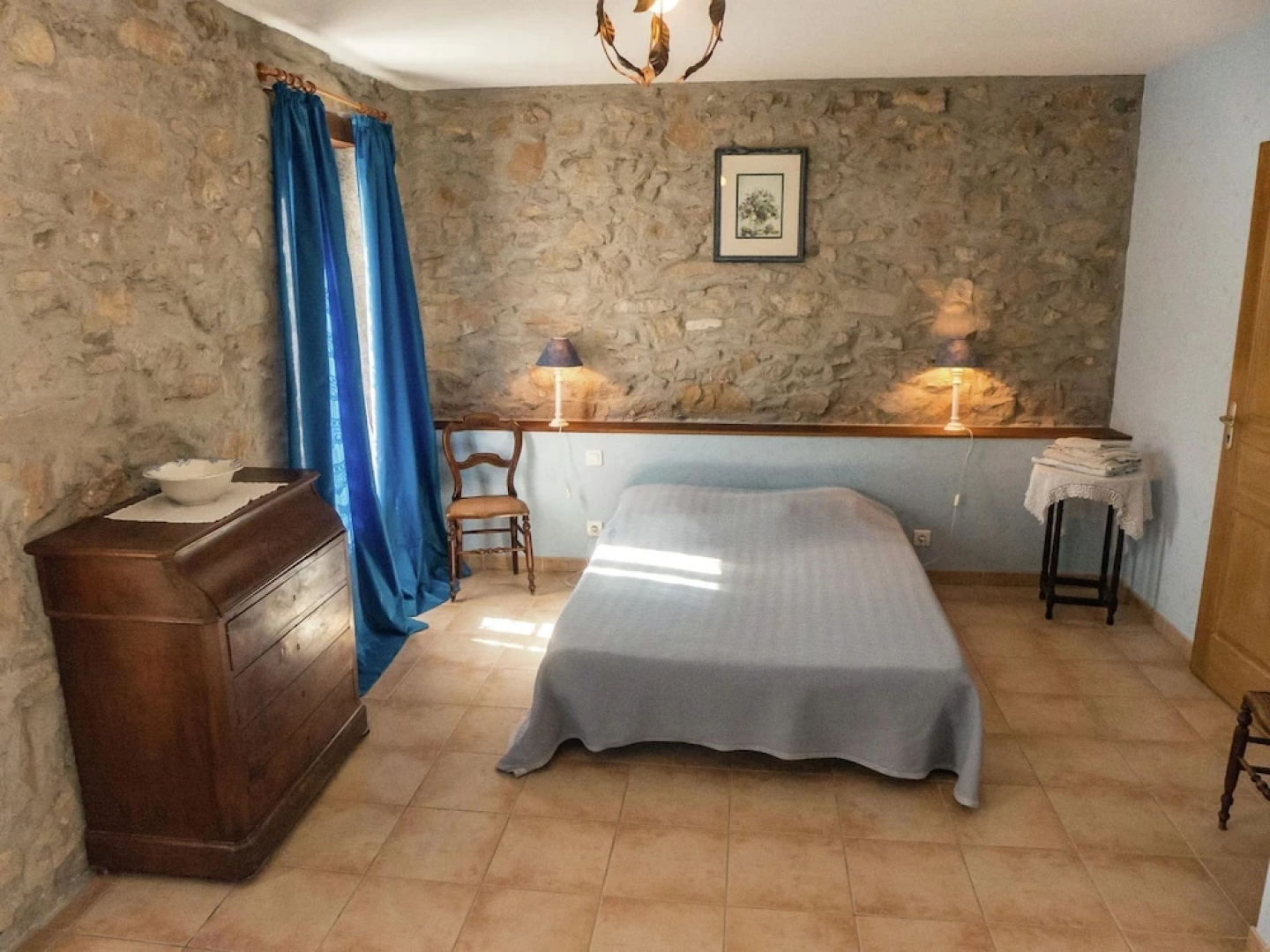 Stone Cottage on an Active Wine-growing Estate With a Swimming Pool