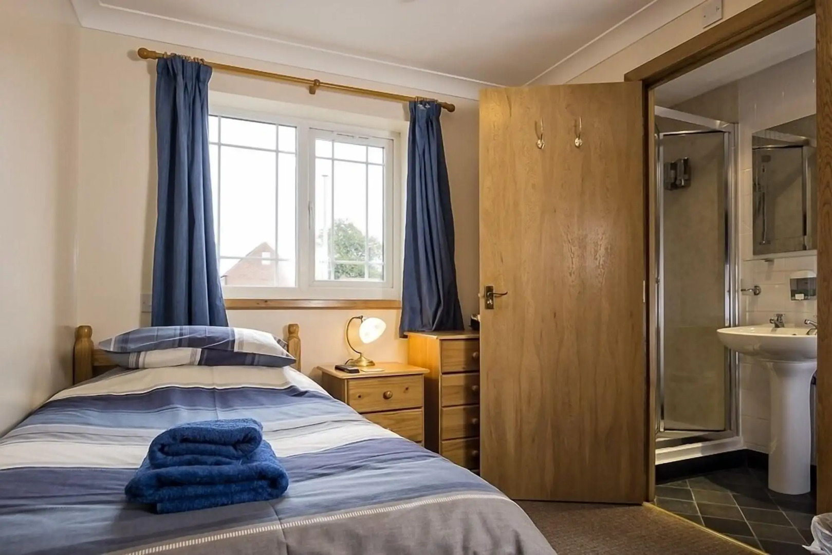 Thorne Central Guest House