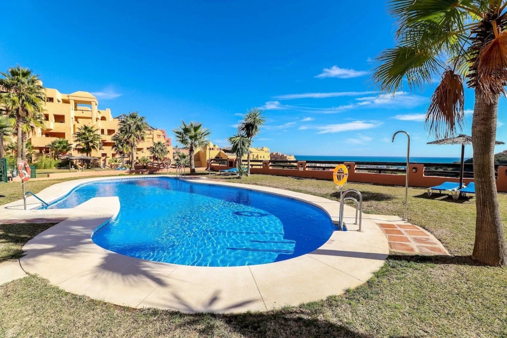 Coto Real Manilva - Paradise 2BR Apartment in Manilva, Sea Views, Pool