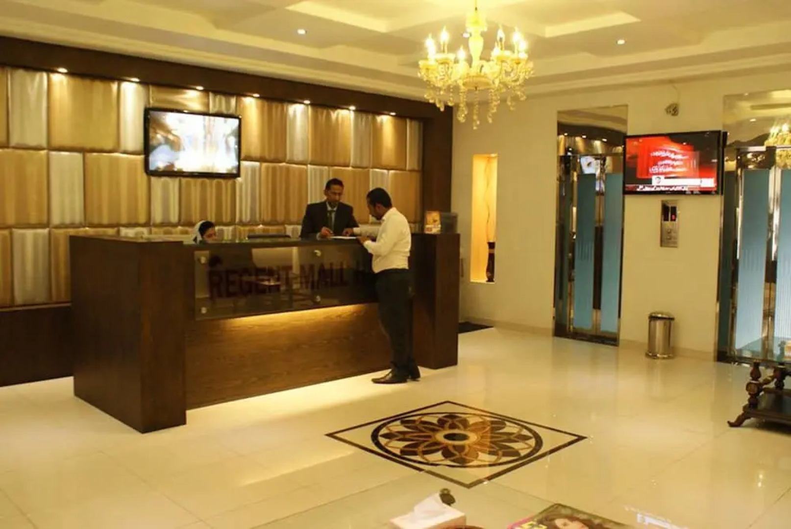 Grand Regent Hotel & Suites