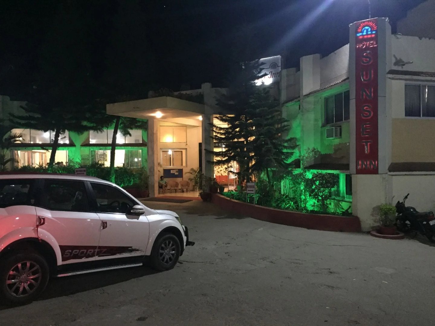 Hotel Sunset Inn Mount Abu with Swimming Pool