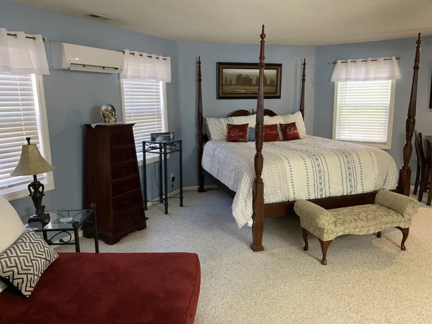 Mountain Harbour B&B and Hiker Hostel