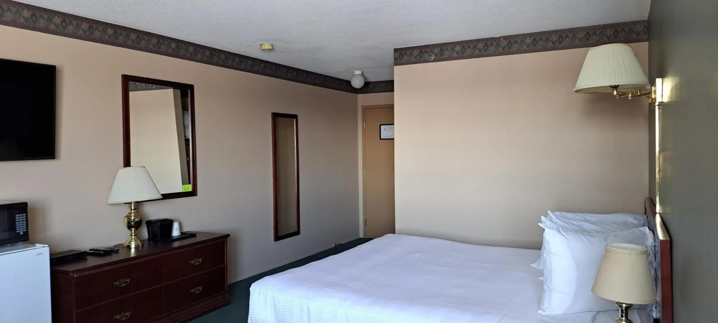 Travelodge by Wyndham Lacombe