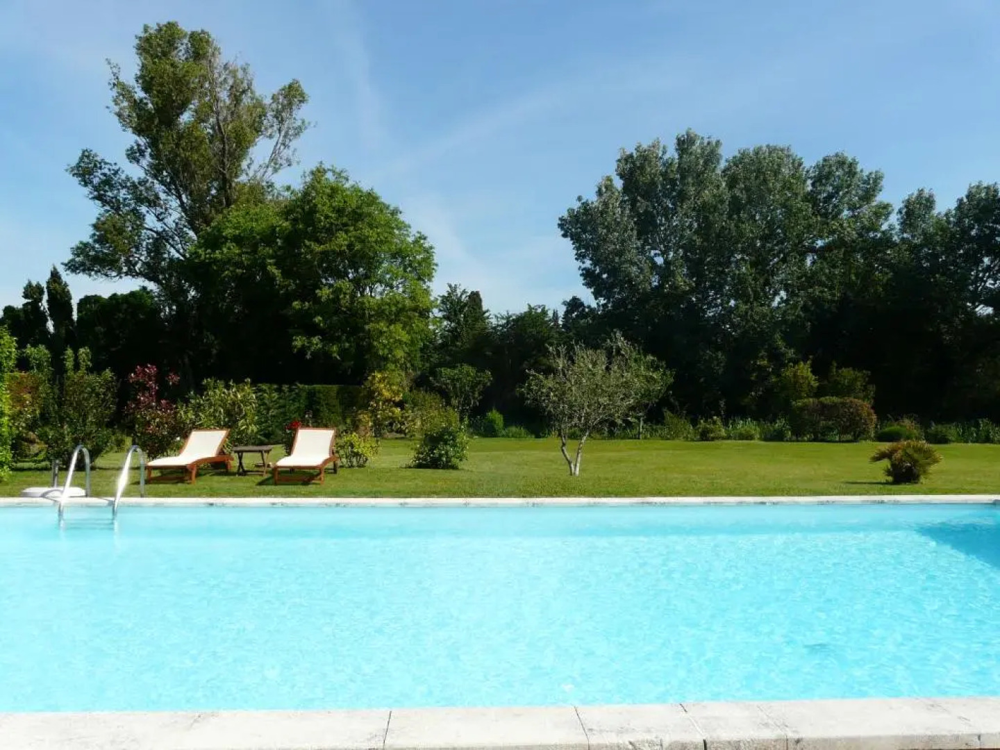 Partie de Mas Provençal de Charme, Avec Une Grande Piscine, Située En Campagne Proche D'Eygalières, Au Coeur 4 Personnes, Ls1-117 Ben Vengu