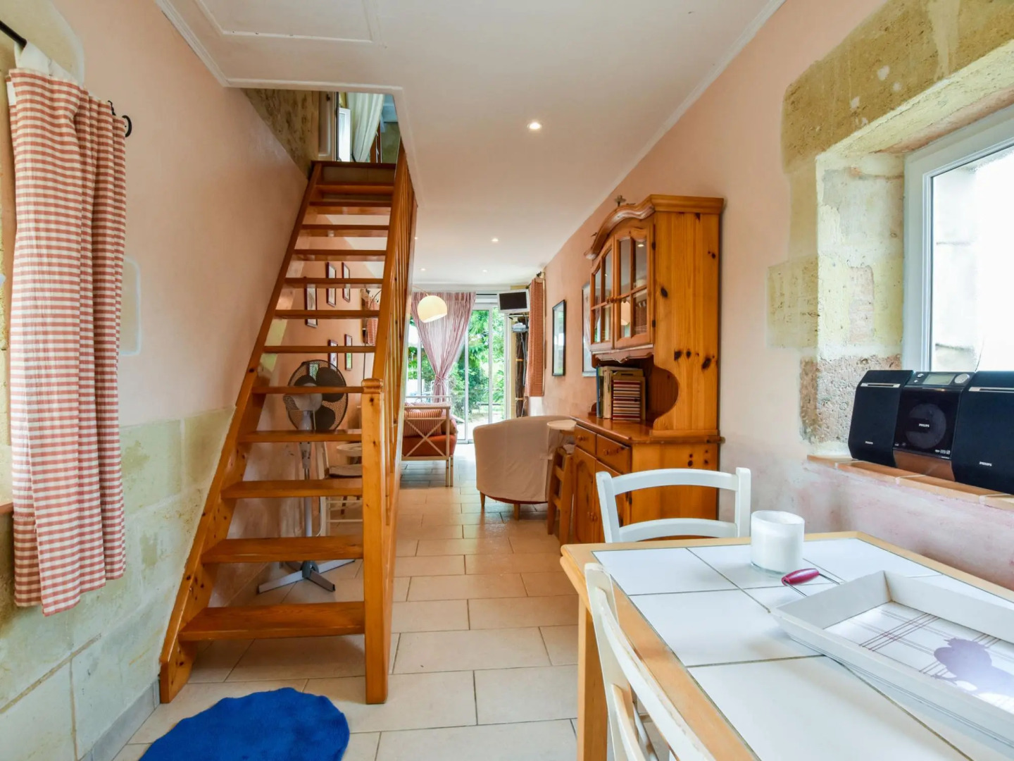 Renovated Dovecot With Pool, in the Vineyards Near Bordeaux
