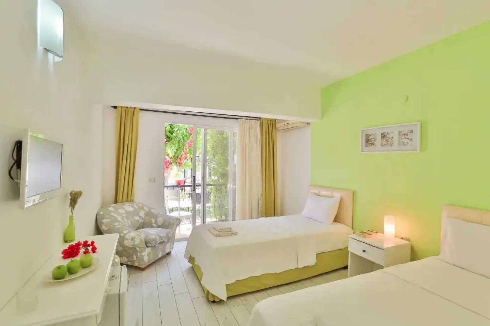 Kiraz Otel Alacati