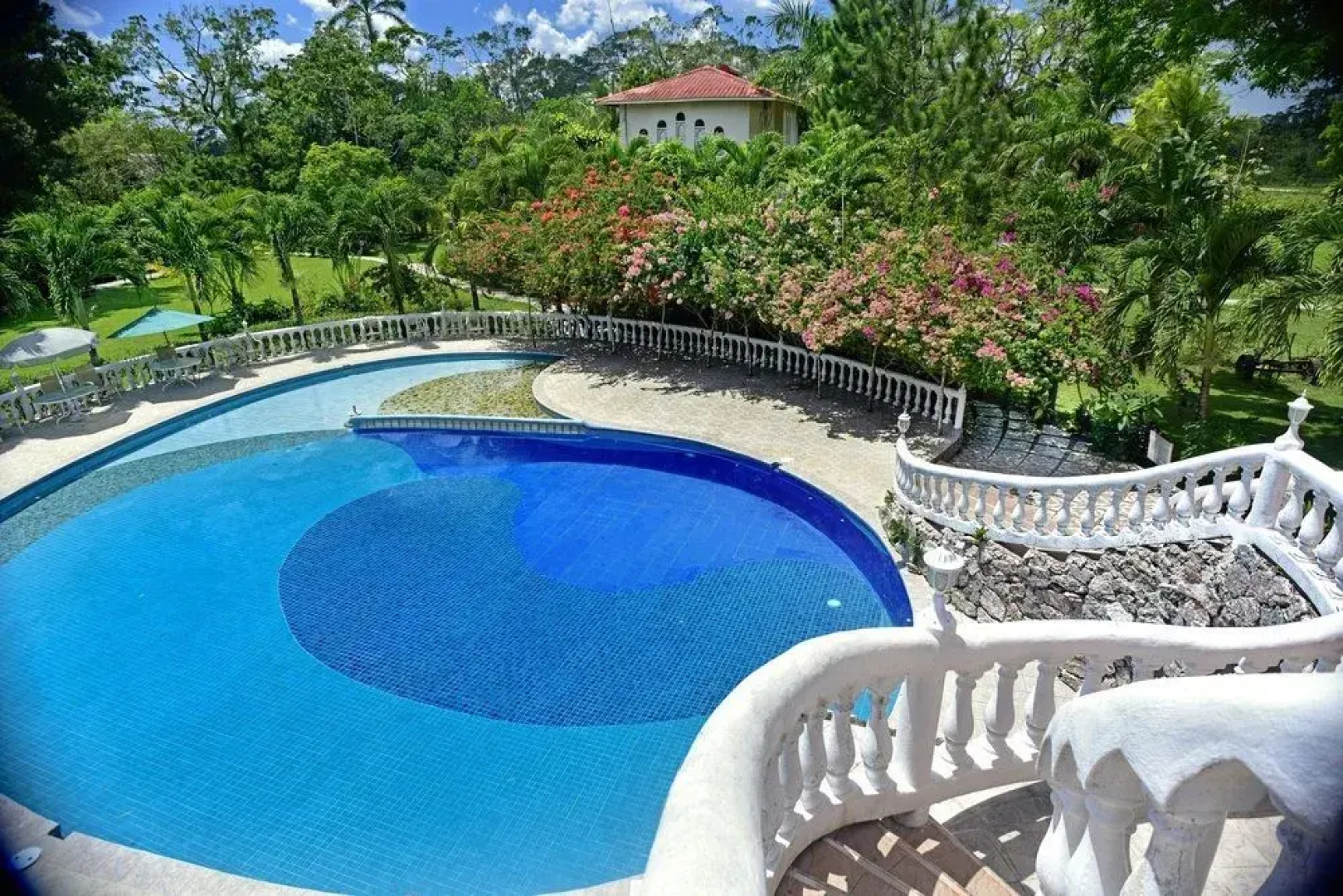 Banana Bank Lodge