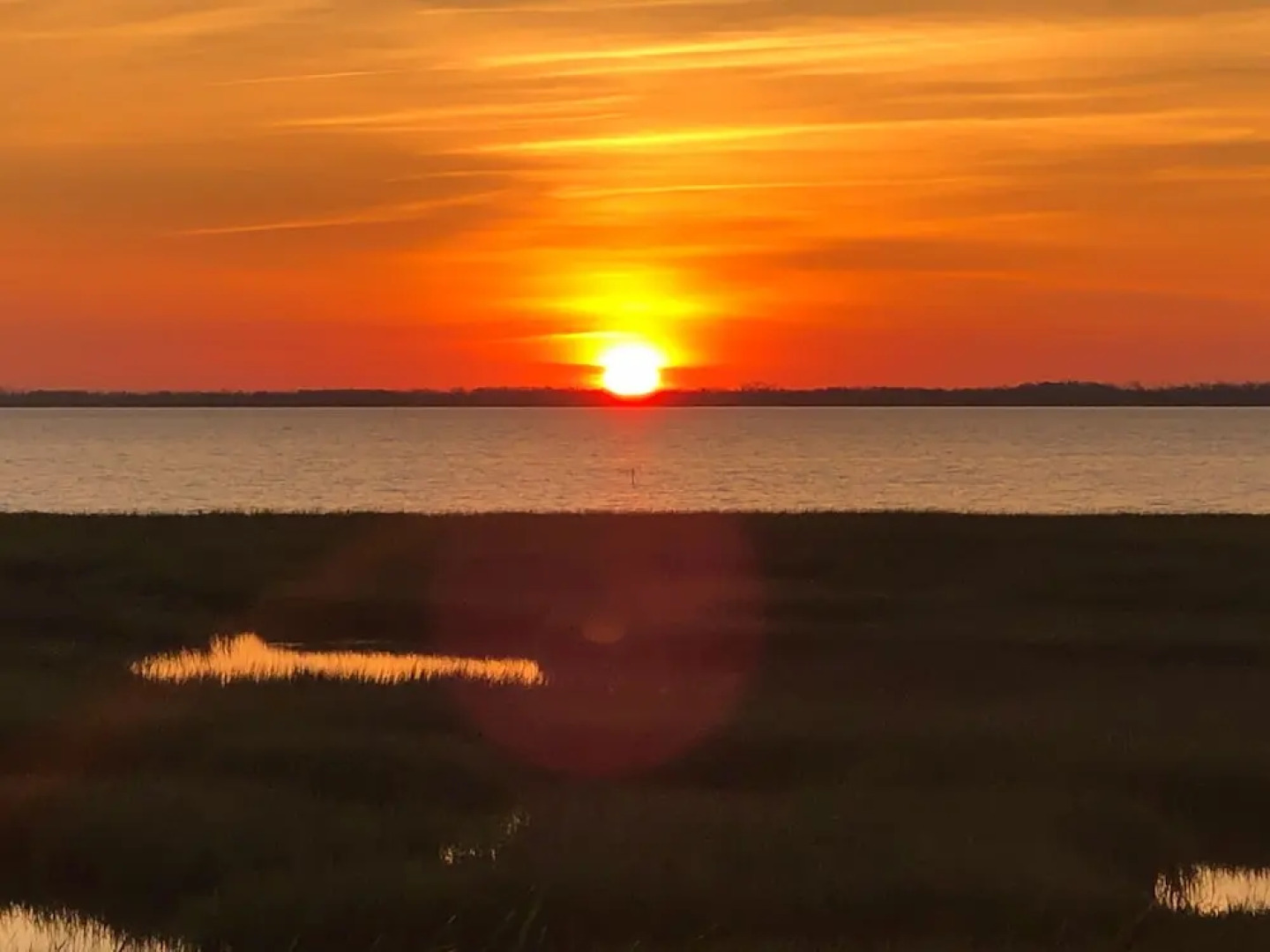 Luxe Waterfront - 3 Br Home