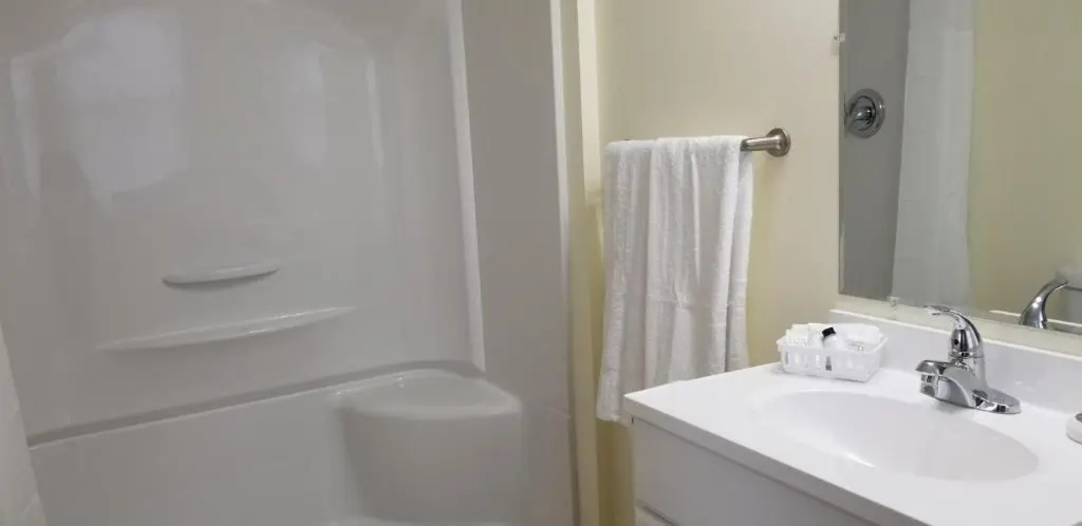 Mountainside Hideaway Cottage & Suites