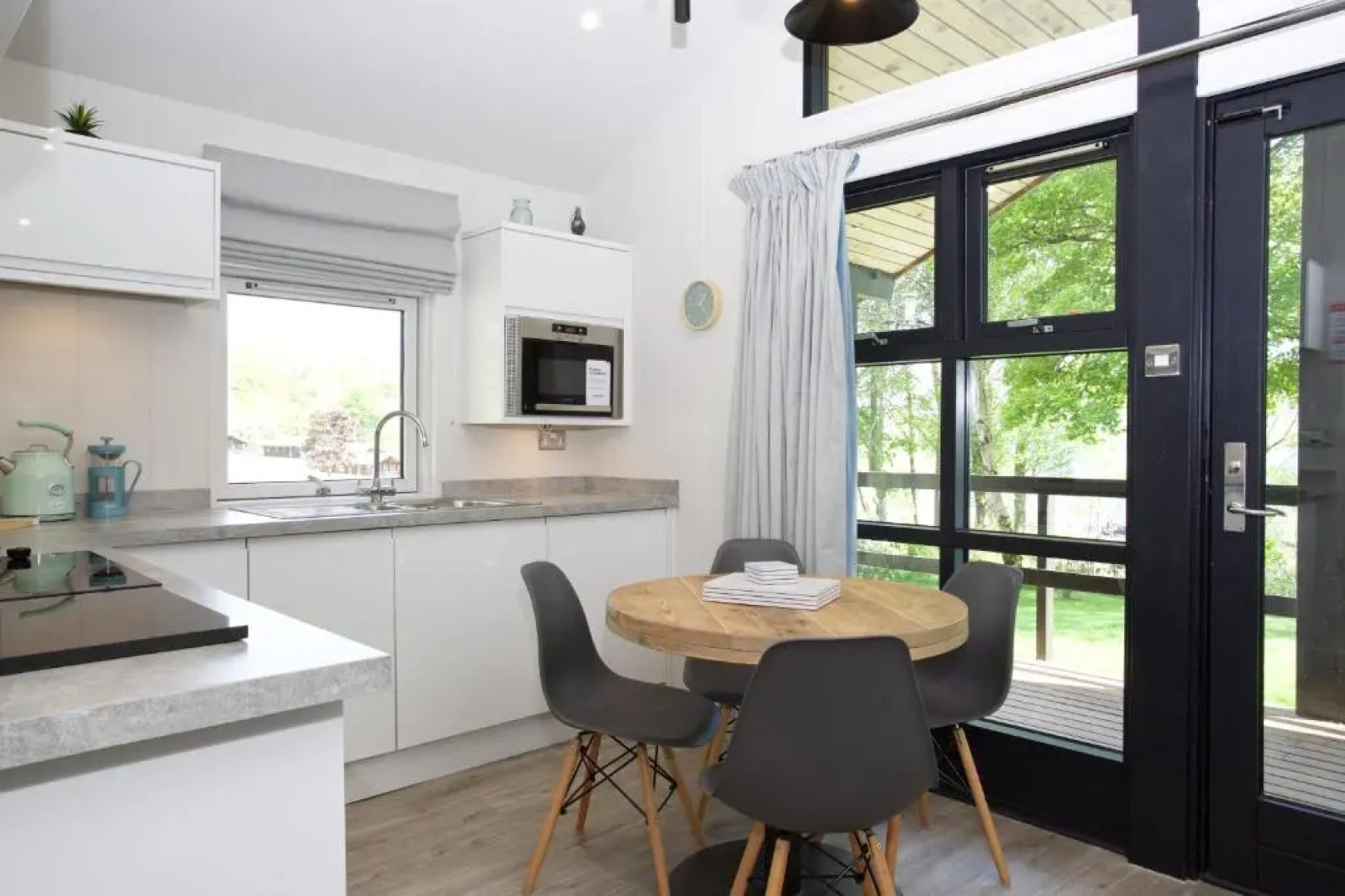 LOCH TAY HIGHLAND LODGES and GLAMPING PARK