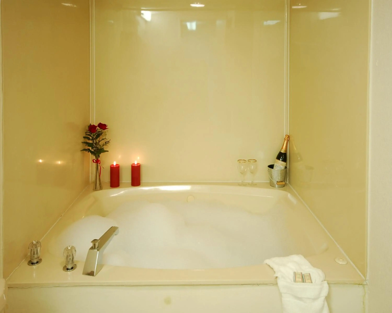 Budgetel Inn & Suites