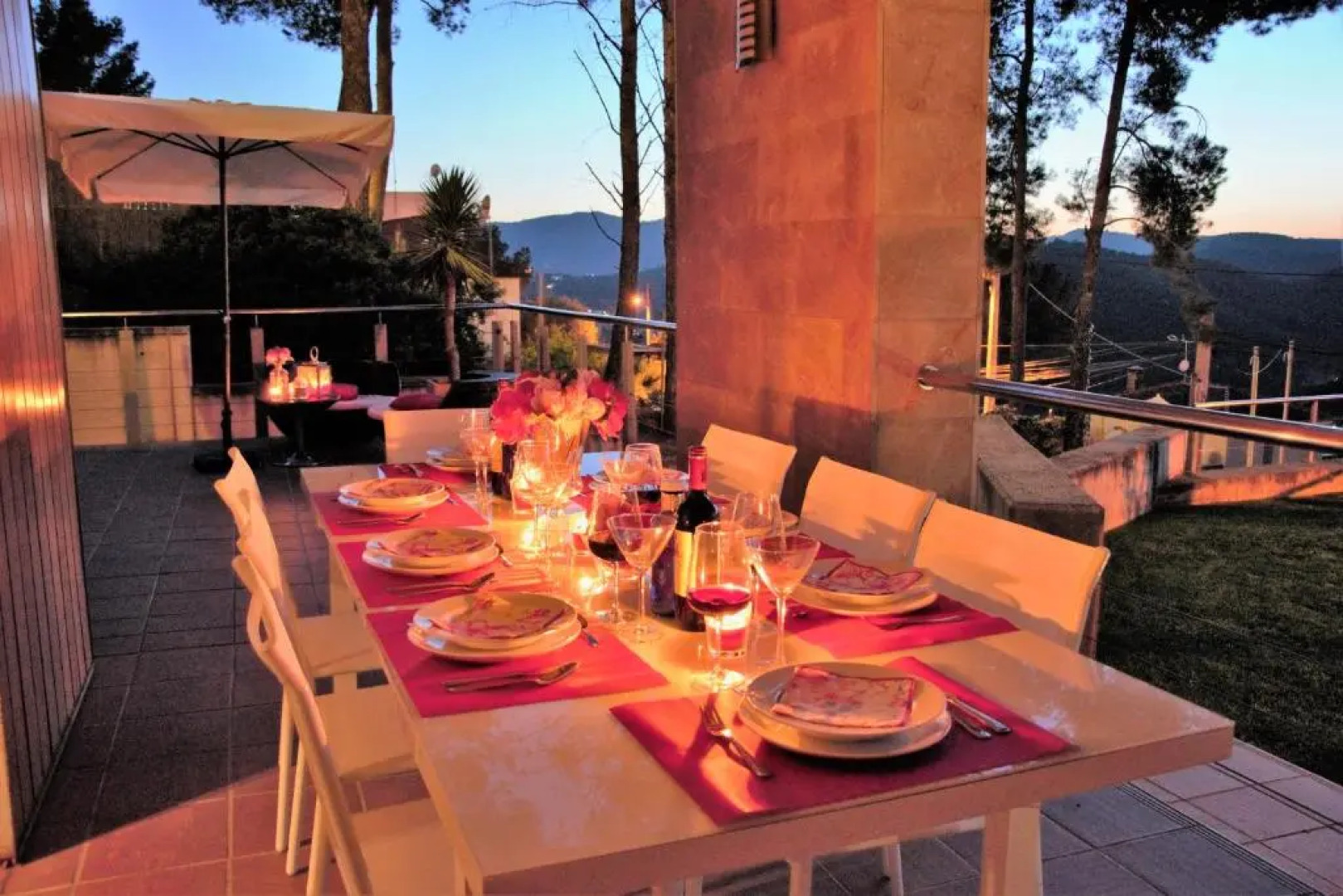 Villa Los Pinos 14 People AC Very confortable Outdoor area View Calm Area 10 minutes Drive From Sitges