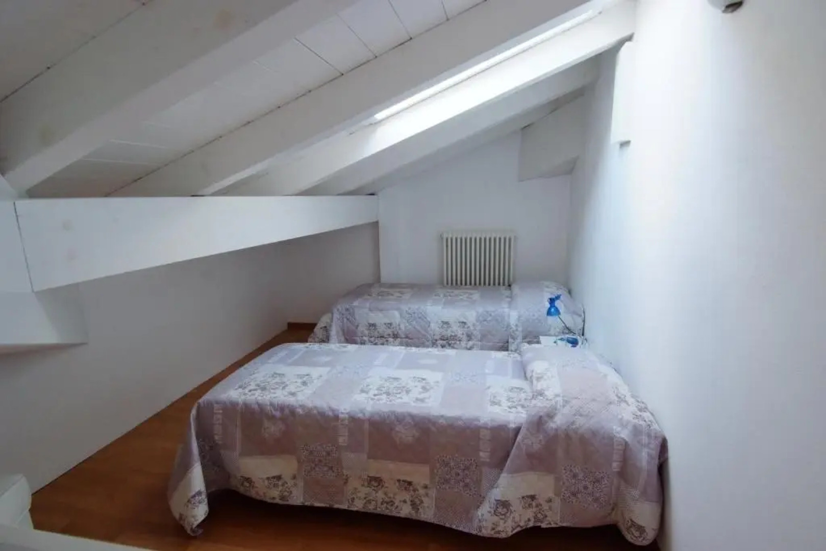 White Residence Apartment