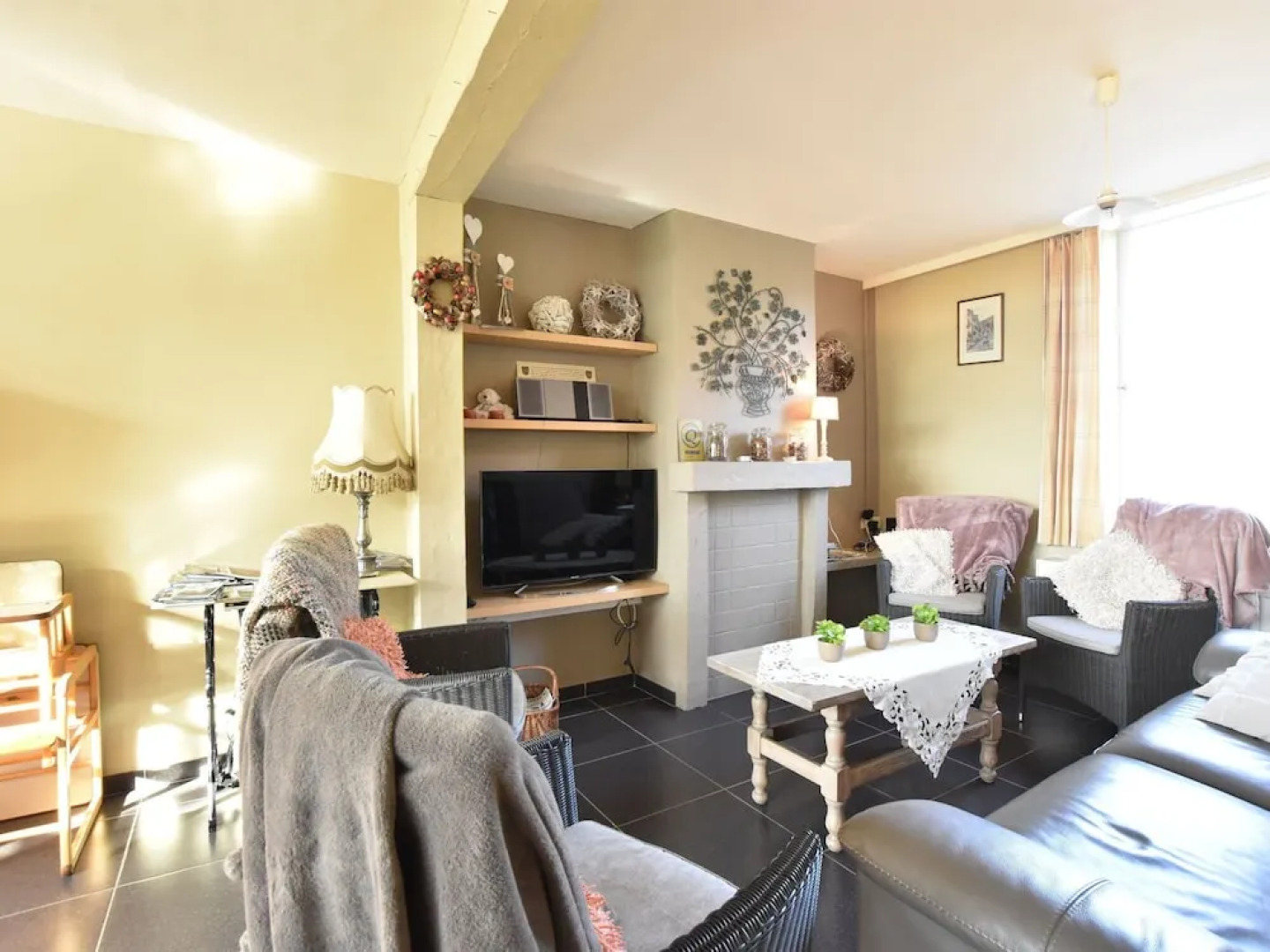 Graceful Holiday Home in Beveren aan de Ijzer With Terrace